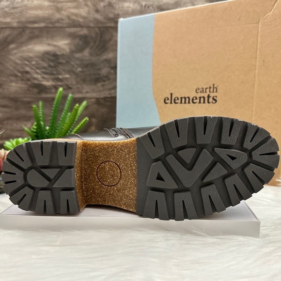 NIB Earth Elements Taylen Boot Bootie Lug Sole Patchwork Leather Walnut - Picture 9 of 14